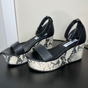 Steve Madden Kaah Wedge Sandal